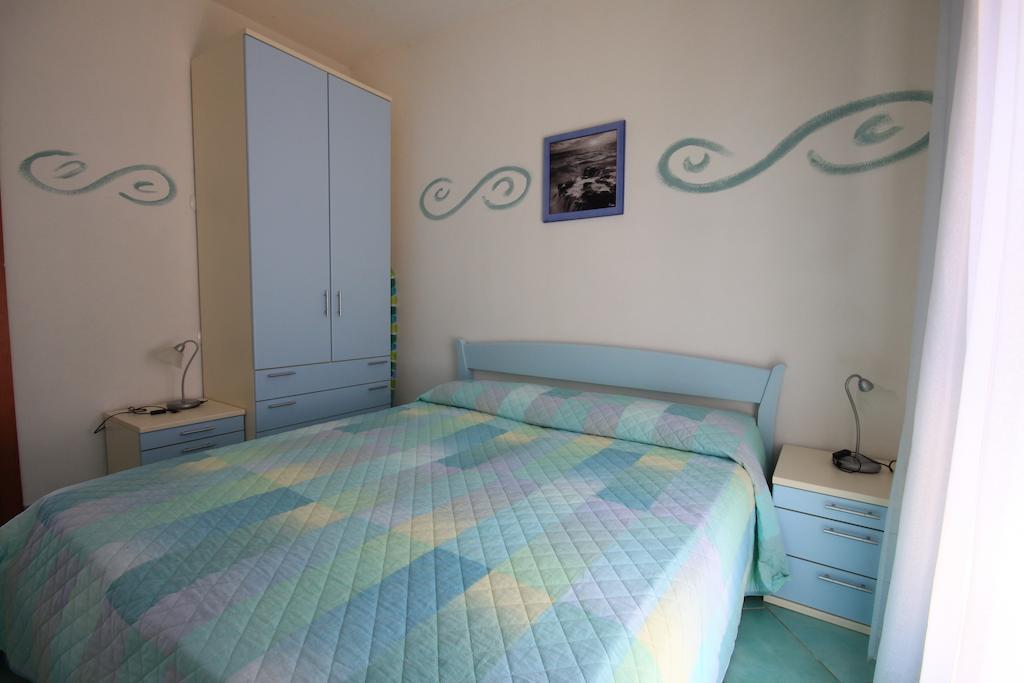 Aparthotel Residenza Lucia Santa Teresa Gallura Habitación foto